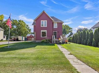 222 W Oak Grove St, Juneau, WI 53039