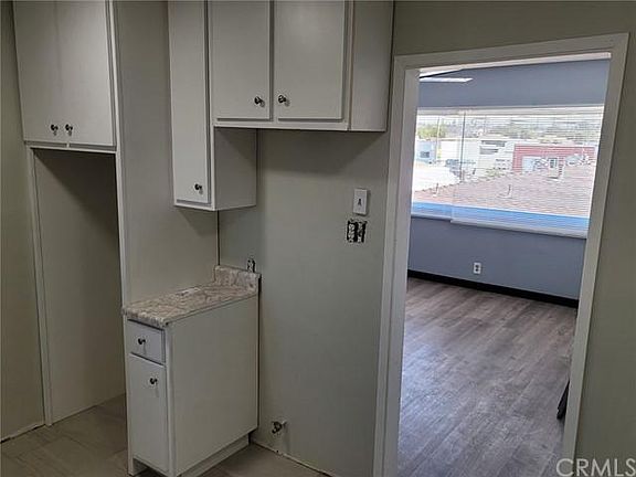 4th image of 10507 S Inglewood Ave