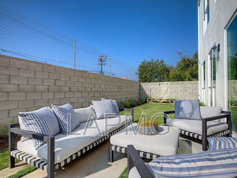 6016 Comey Ave #6016 — Photo 14