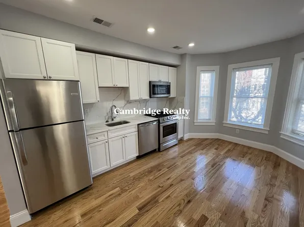 372 Oxford St, Cambridge, MA