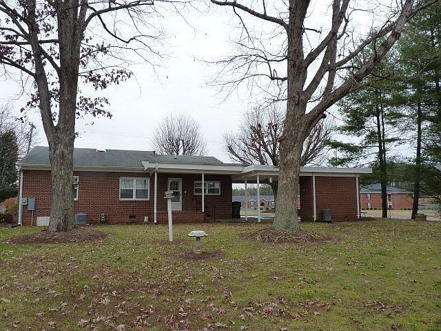 2nd image of 817 Lawndale Dr