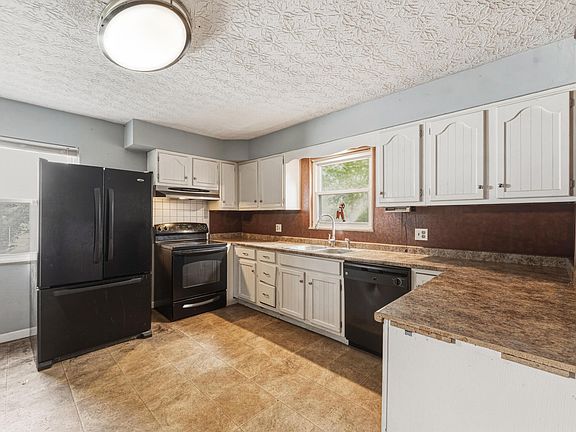 2nd image of 5177 Scioto Darby Rd