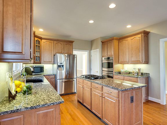 5th image of 5004 Shortgrass Ln
