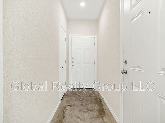 5th image of 6914 Crestway Dr #104