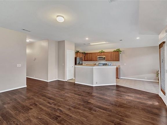3rd image of 1513 Asbury Dr