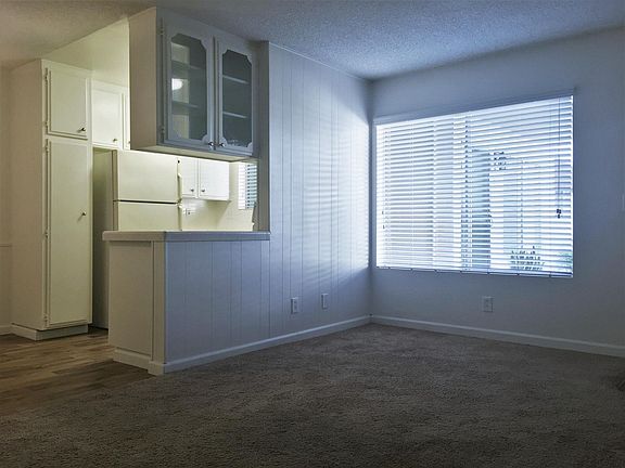 3rd image of 4354 Kansas St APT 01
