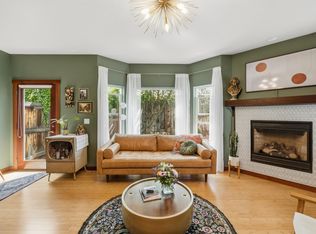 62 N Mountain Ave, Ashland, OR 97520