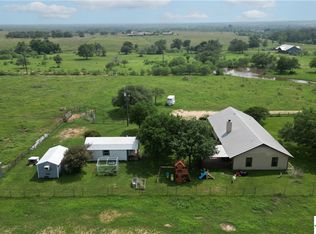 540 County Road 448, Stockdale, TX 78160