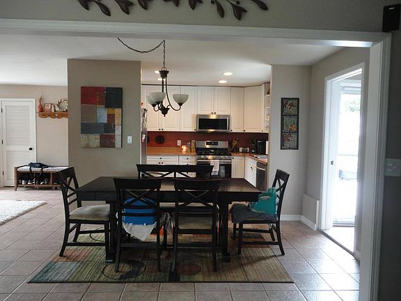 5th image of 943 Pleasant Dr