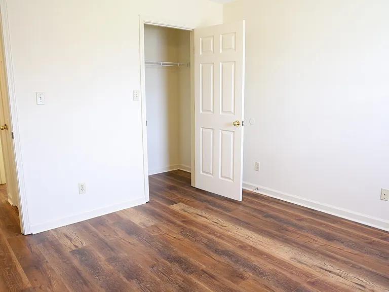 755 Sivley Rd — Photo 11