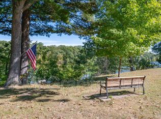 44 Walden Pond Dr, Nashua, NH 03064