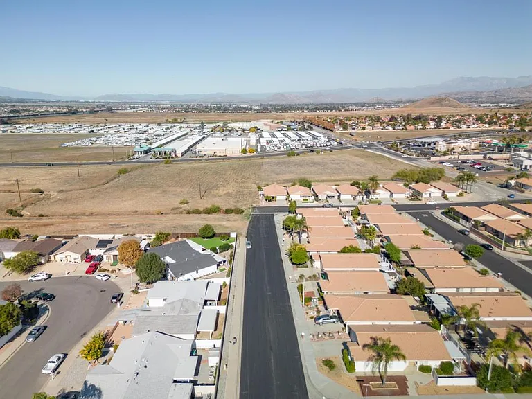 28082 Bavaria Dr — Photo 32