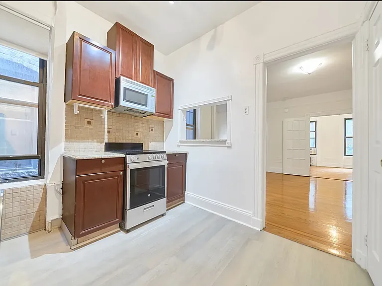 414 E 89th St #2R — Photo 6