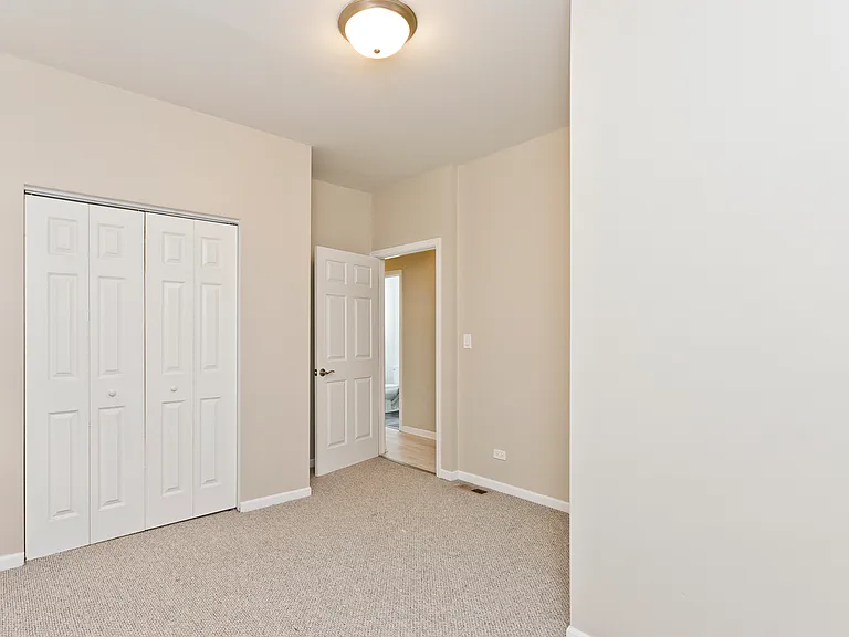 2246 W Belden Ave — Photo 14