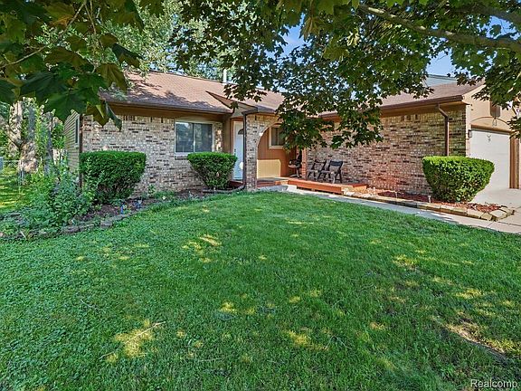 2nd image of 1418 Oakview Dr