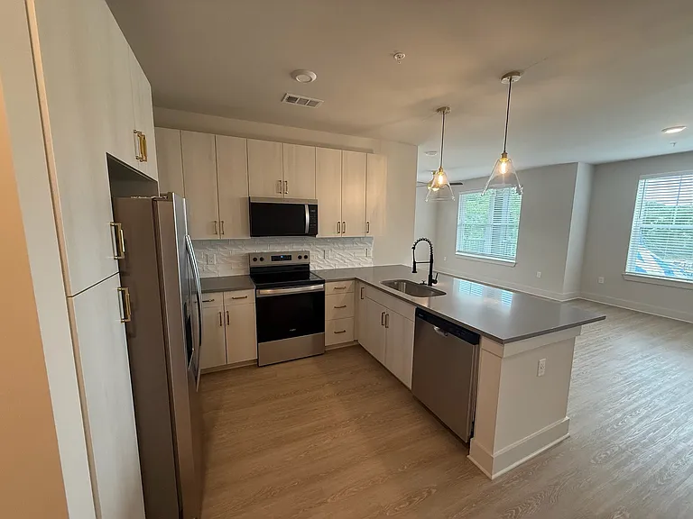 District on the Etowah Apartments — Photo 608