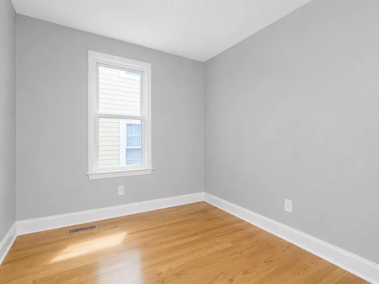 21 Cross St #1 — Photo 8