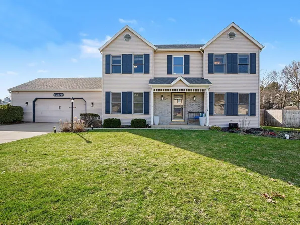57279 Pine View Dr, South Bend, IN 46619