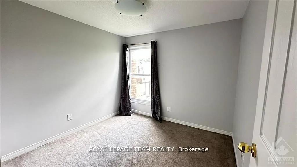3 bed, $2,400 — Photo 4