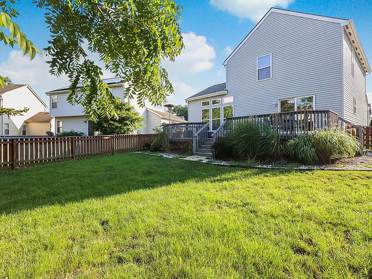 9166 Windy Creek Dr — Photo 36
