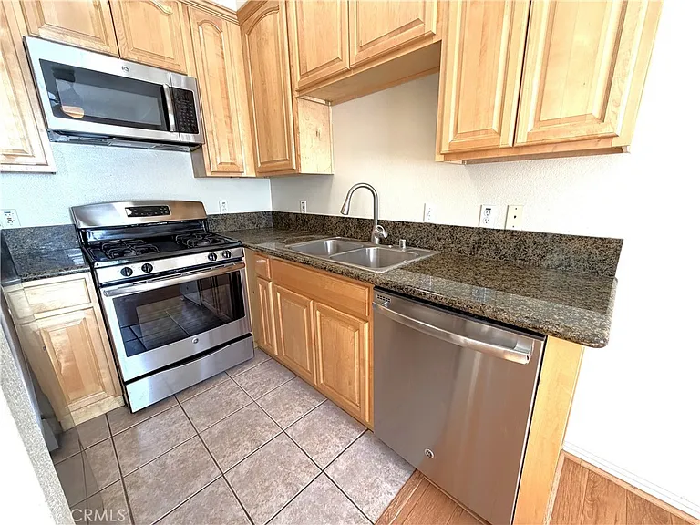 2440 Purdue Ave #103 — Photo 8