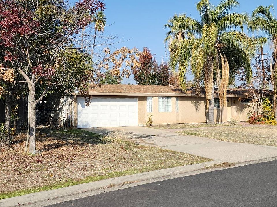 2nd image of 917 N Villa Ave