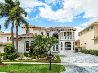 8047 Valhalla Dr, Delray Beach, FL 33446