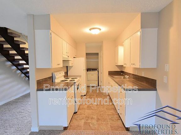 4th image of 6050 SW 130th Ave #B