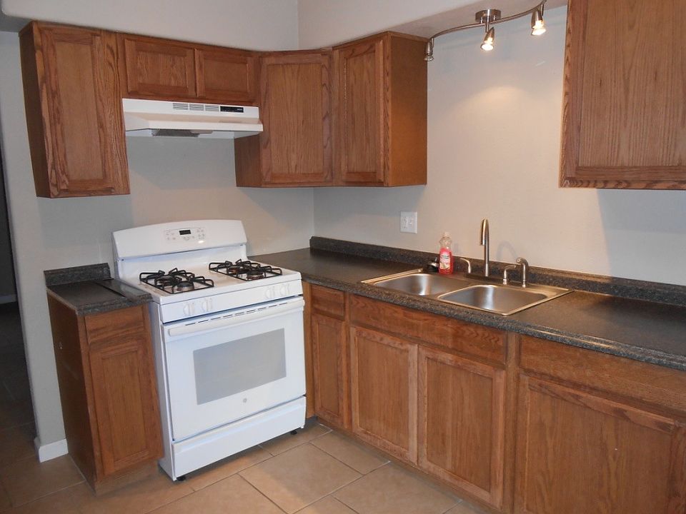 1st image of 3217 Wellesley Ct NE APT 3