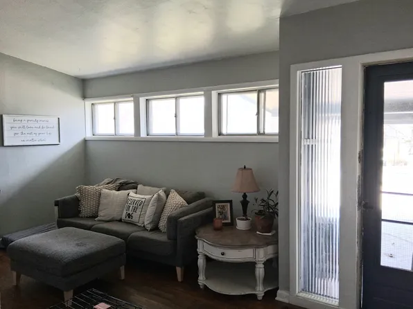 3004 W 7th St, Lawrence, KS 66049