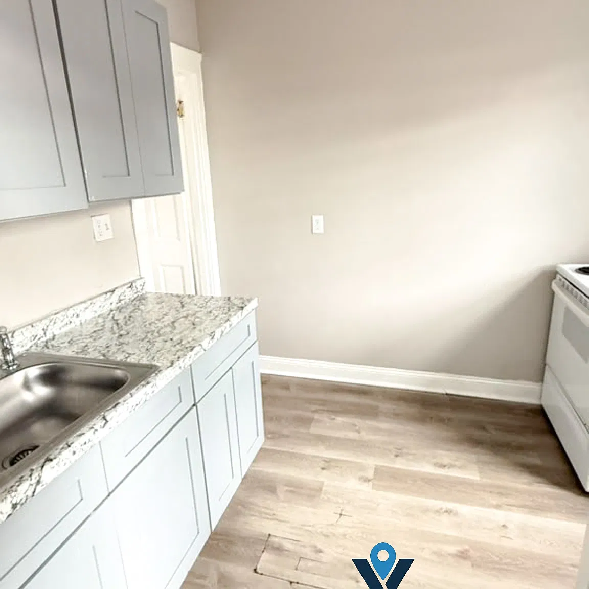 3 bed, 950 sqft, $1,550 — Photo 2