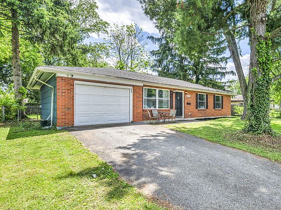 3rd image of 3252 Burdett Ct