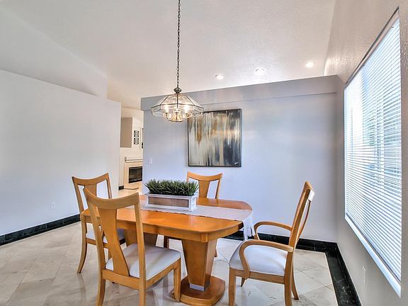 4th image of 4522 Peacock Ct