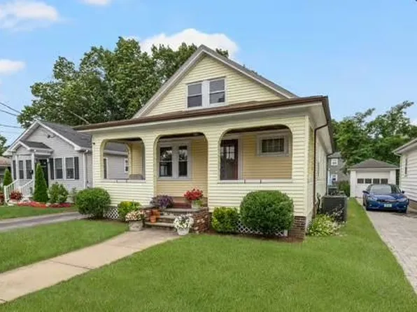 76 Myrtle Ave, Cranston, RI 02910