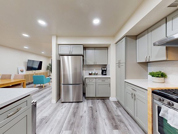 3rd image of 6631 Walton Dr