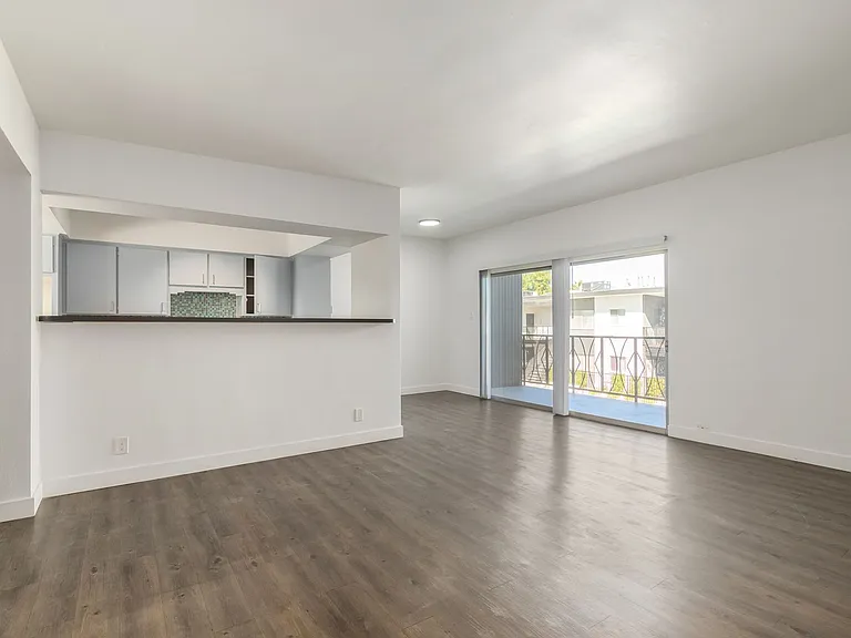 The Shorewood Apartments — Photo 47