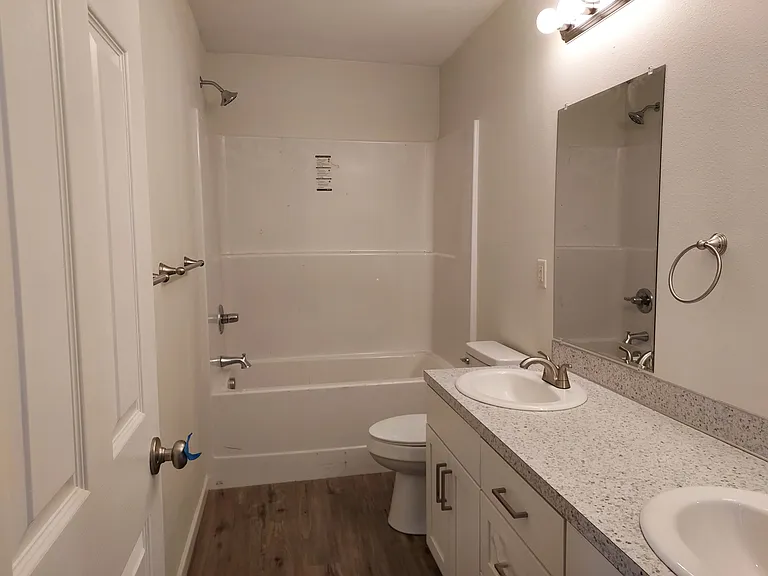 301 Drake St — Photo 13