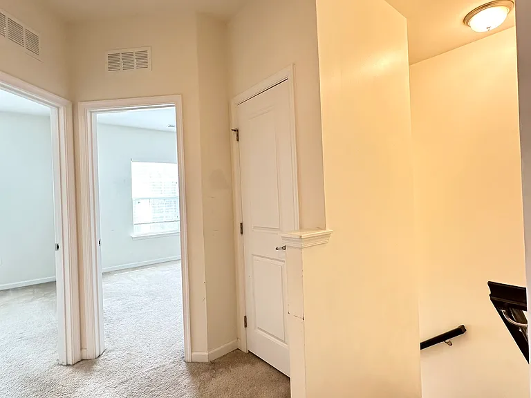 6314 Halsted Ave — Photo 4