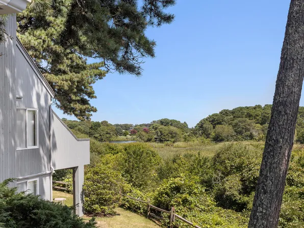 40 Hidden Cove Rd #15, Oak Bluffs, MA 02557