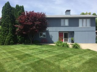 12121 N Hiawatha Dr, Syracuse, IN 46567