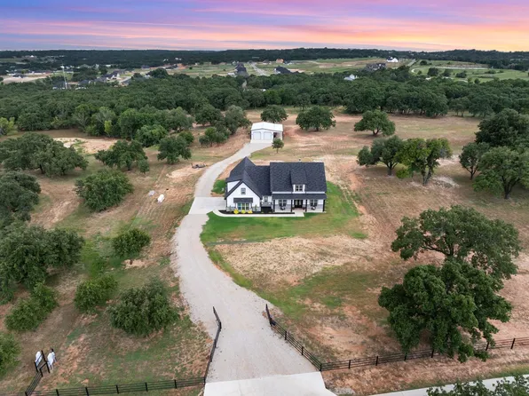 128 Big Oak Trl, Springtown, TX 76082