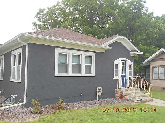 2nd image of 1072 S Oak Ave