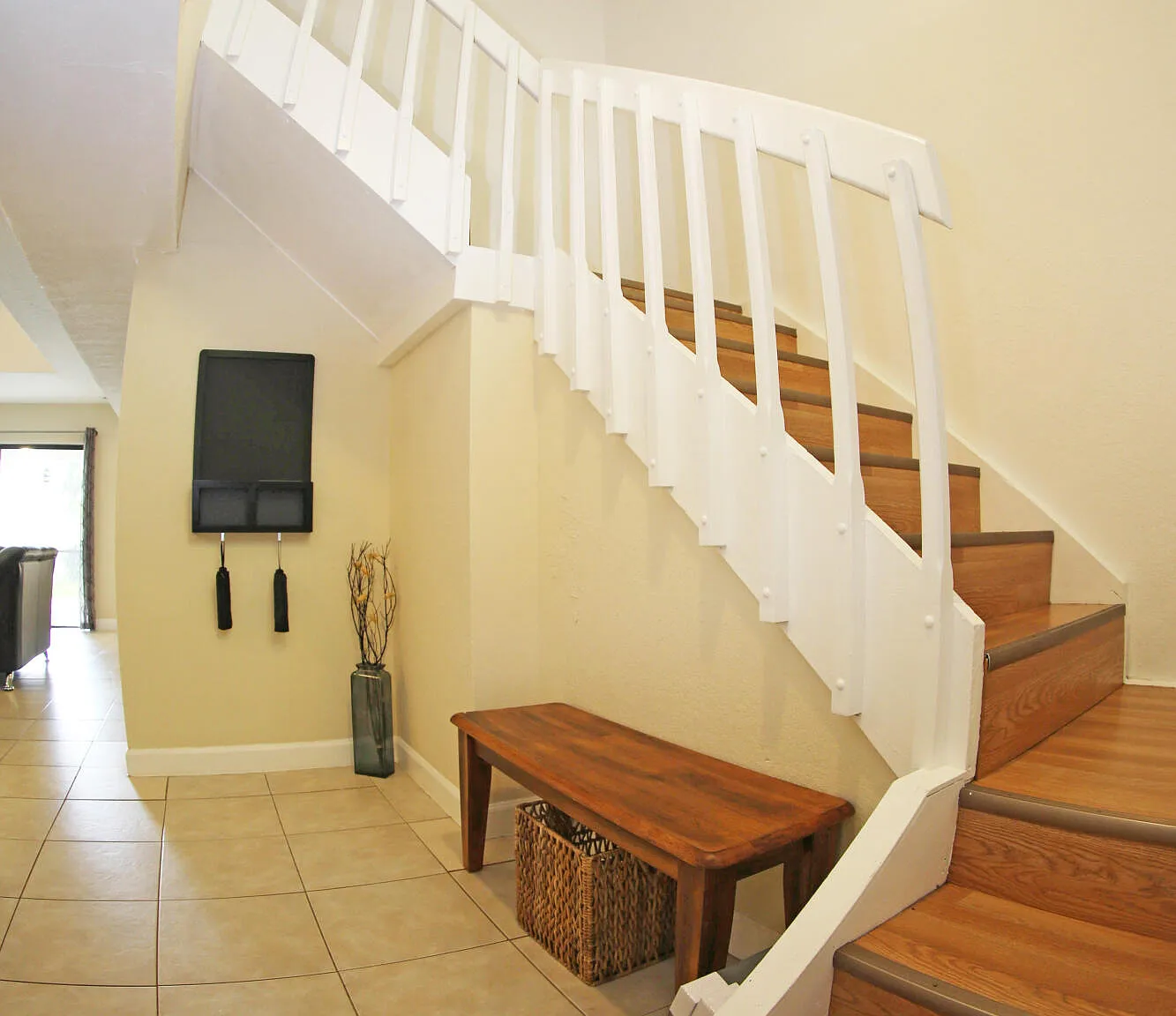 3 bed, 2.5 bath, 1640 sqft, $2,800 — Photo 2