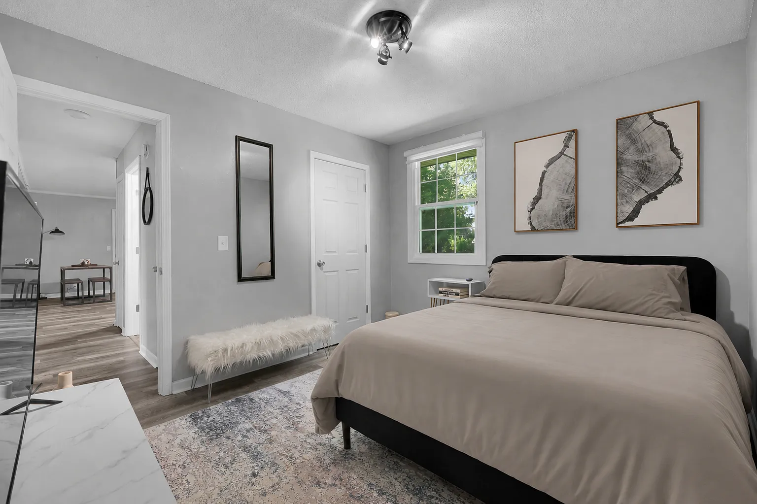3 bed, 1092 sqft, $3,500 — Photo 2