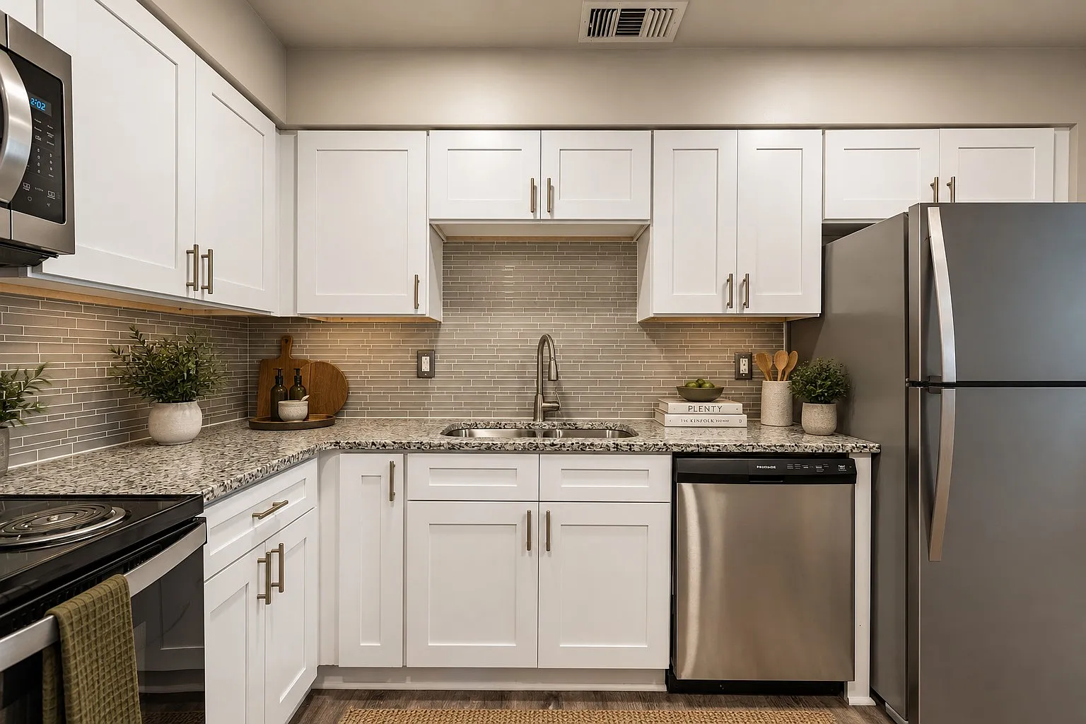 Regency Lakeside Apartment Homes — Photo 3