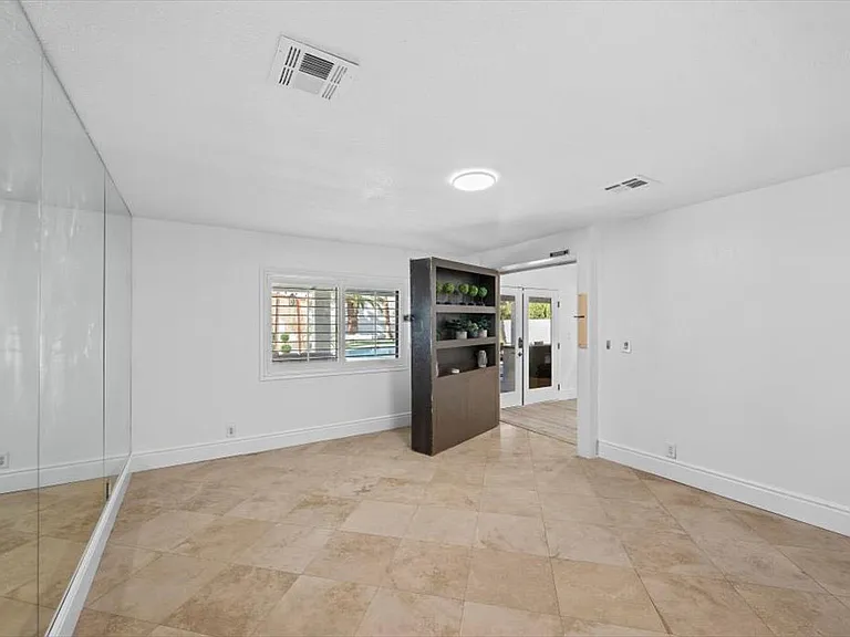 1695 Montessouri St — Photo 32