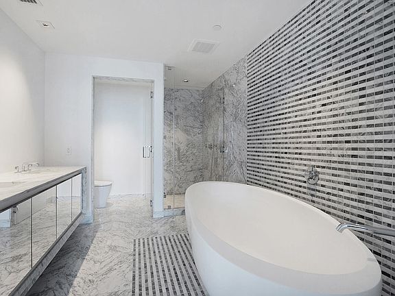 5th image of 788 NE 23rd St #2201