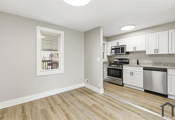 4th image of 7833 Saint Fabian Ln