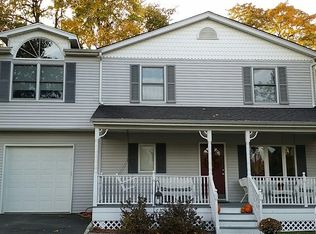 84 Maple Ln, Wayne, NJ 07470