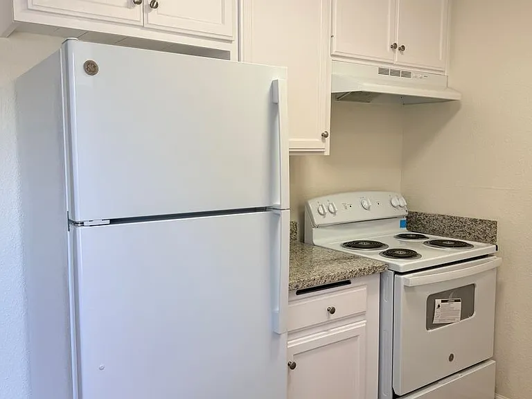 236 Kennedy St — Photo 16